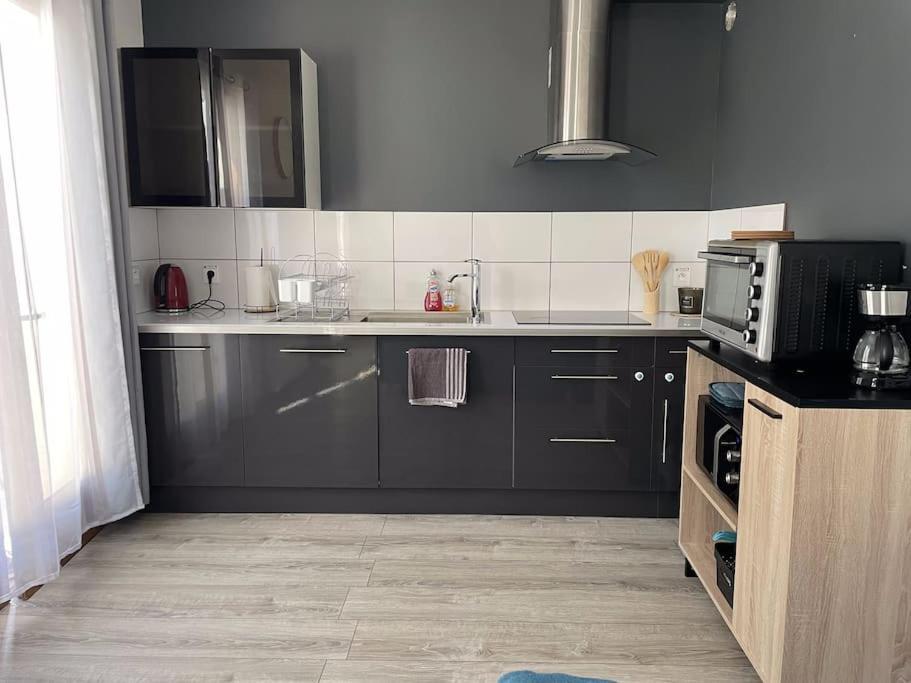 Maison Mitoyenne Avec Cour + Parking Sainte-Savine 외부 사진